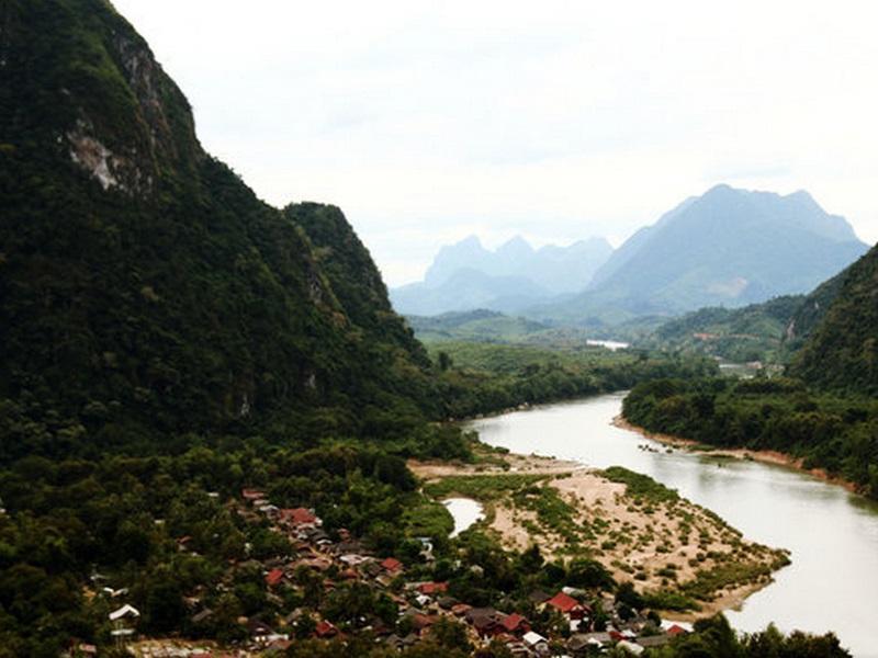 Riverview Bungalows Muang Ngoi Екстериор снимка